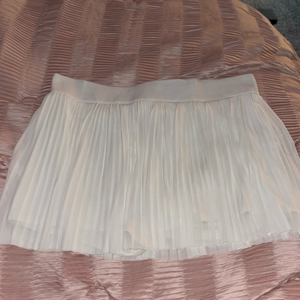white tennis skirt